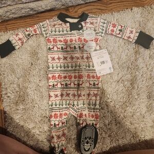 NWT Burt's Bees Baby Chrismtas Theme Footies Pjs - Size 0-3  Months